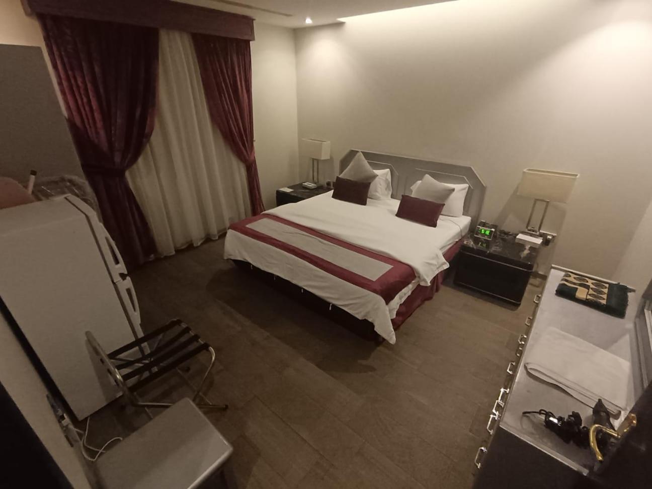 Sixty Three Hotel Suites Riaad Buitenkant foto