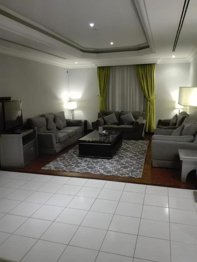 Sixty Three Hotel Suites Riaad Buitenkant foto