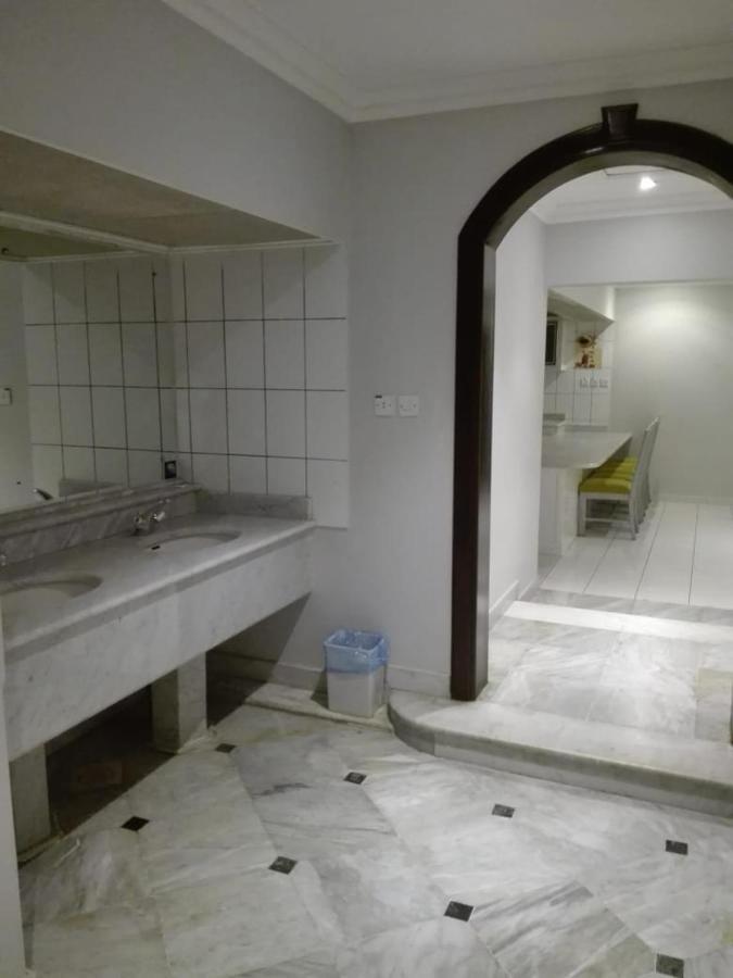 Sixty Three Hotel Suites Riaad Buitenkant foto