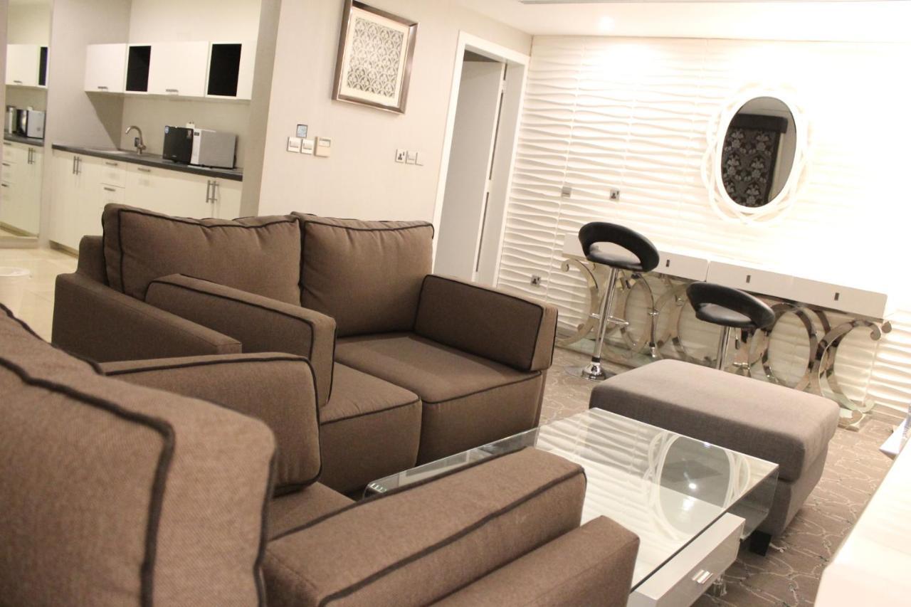 Sixty Three Hotel Suites Riaad Buitenkant foto