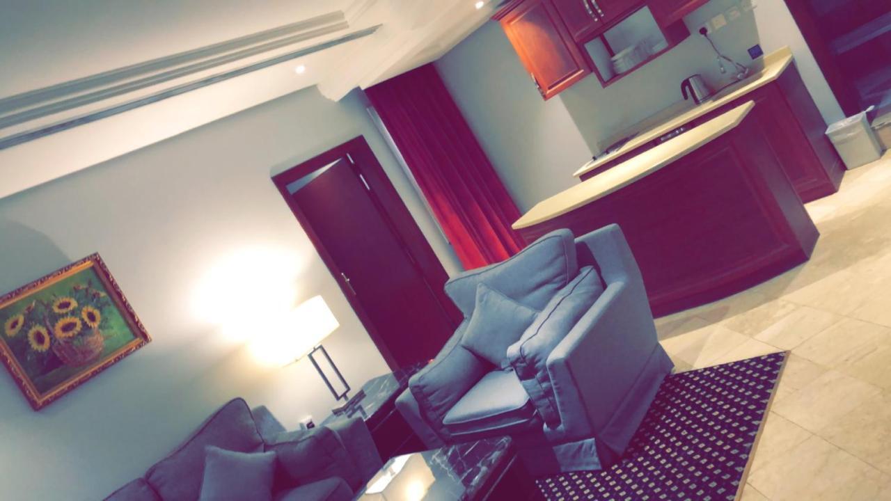 Sixty Three Hotel Suites Riaad Buitenkant foto