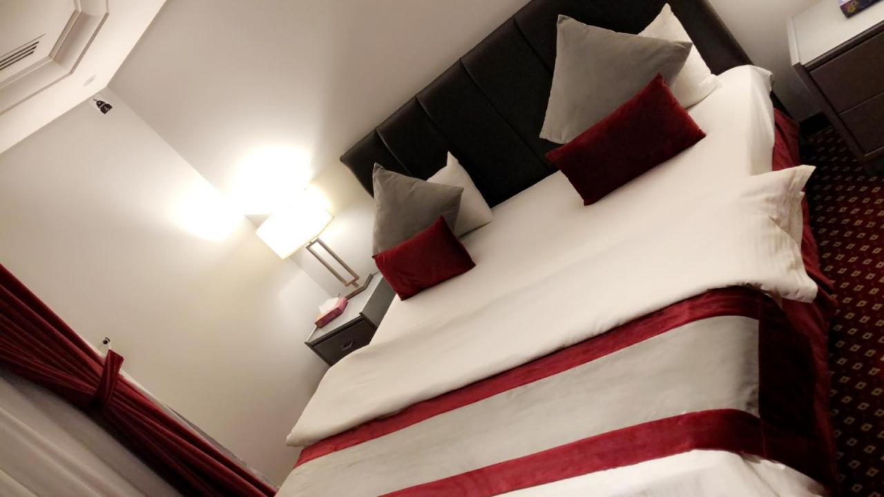 Sixty Three Hotel Suites Riaad Buitenkant foto